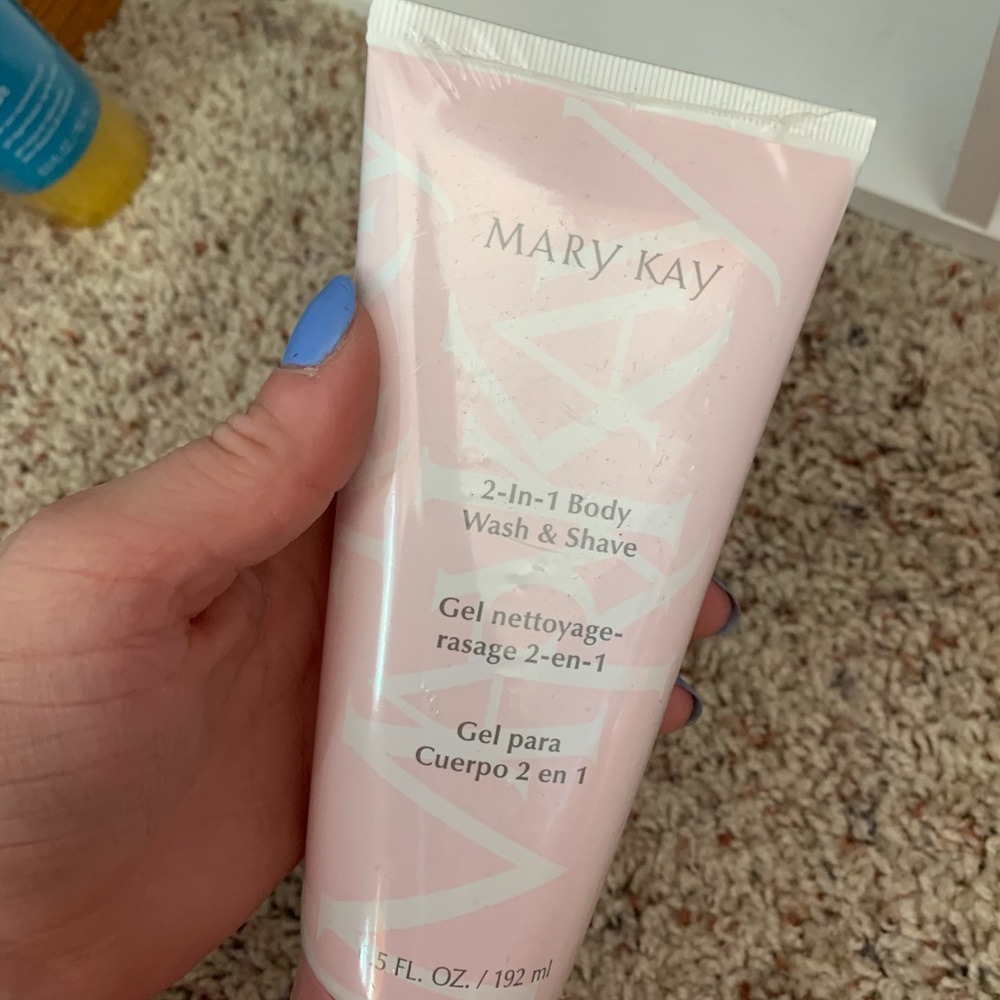 2-in-1 body wash and shave